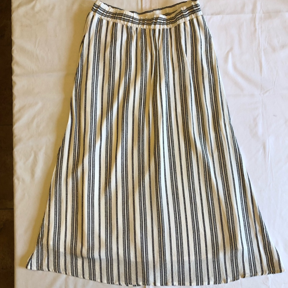 Mid-Calf Skirt by Mello day Size Small